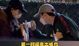 911爆料网红领巾吃瓜,911爆料背后的真相揭秘